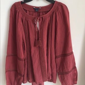 AMERICAN EAGLE: BURGUNDY BLOUSE